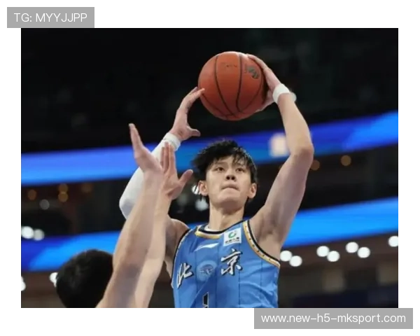 CBA曾凡博三分训练准度提升，走向更高篮球巅峰