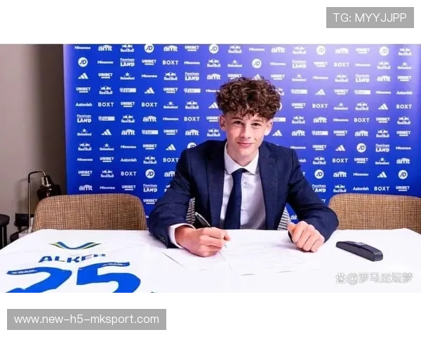 热刺官宣签下利兹联小将格雷，转会费为3000万英镑