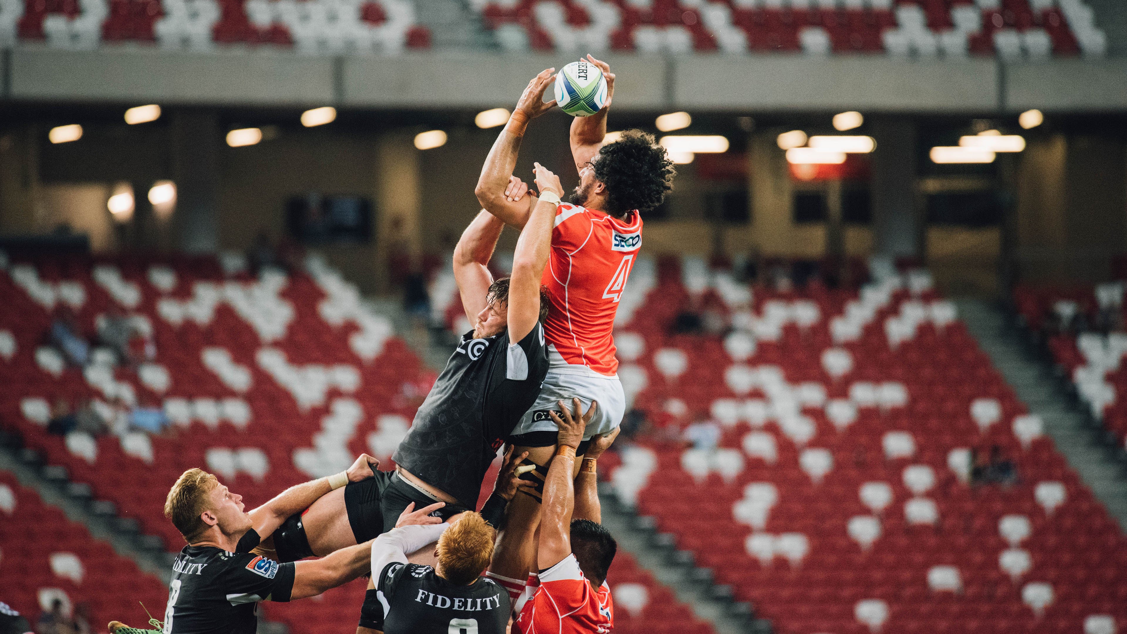 “袋棍球竞技激烈，东部新区赛场成为战术与速度的较量地”